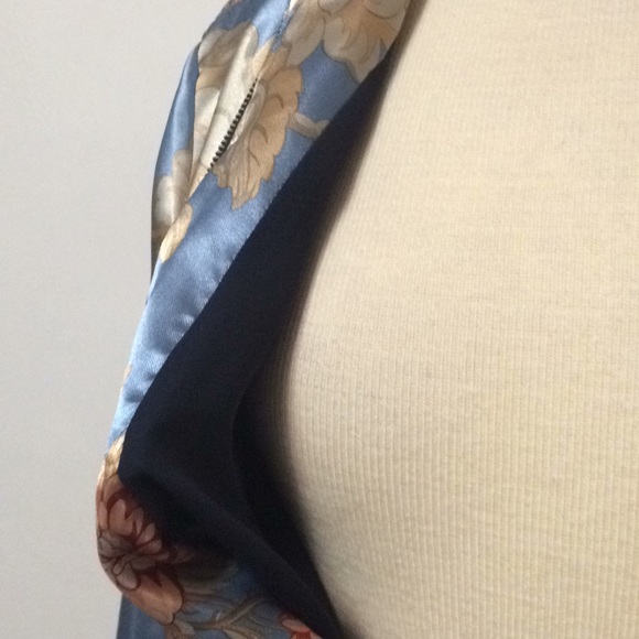 🚫SOLD🚫NWT Forever 21 Blue Floral Bomber Sz S - Picture 3 of 4